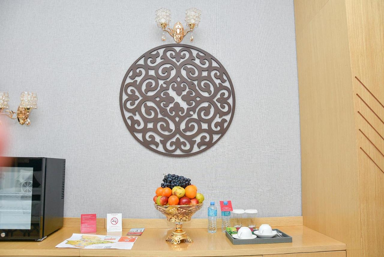 Ramada By Wyndham Turkistan Hotel Buitenkant foto